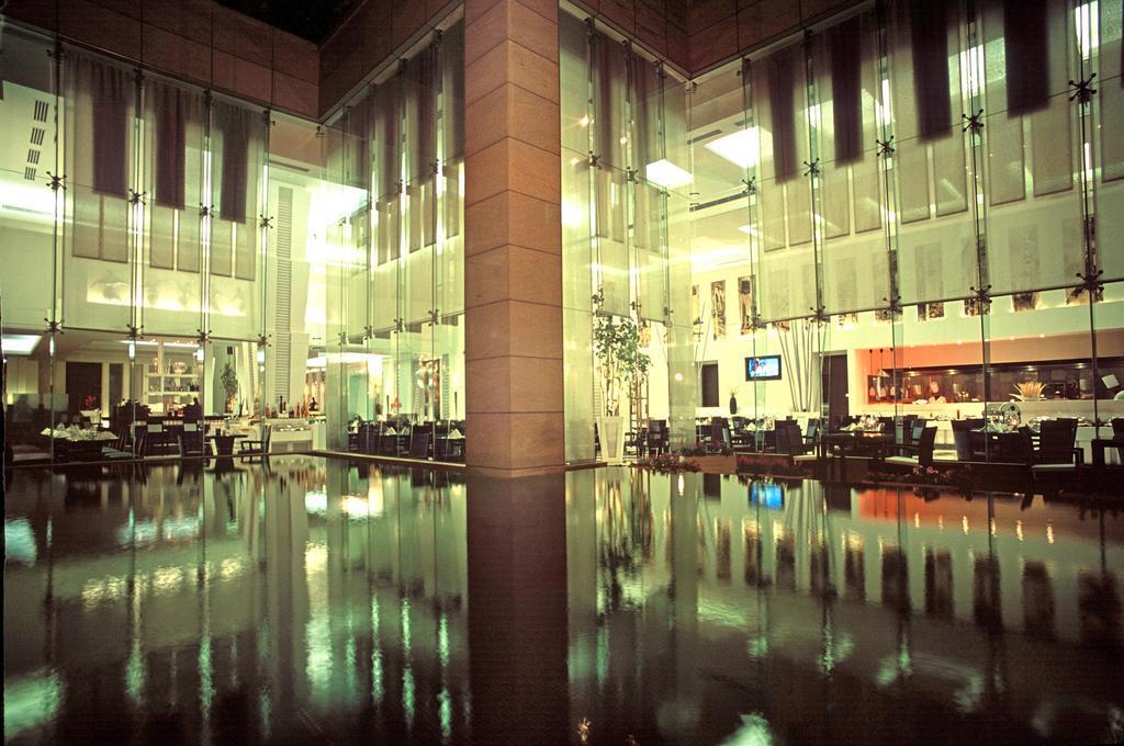Hotel Radisson Noida Esterno foto