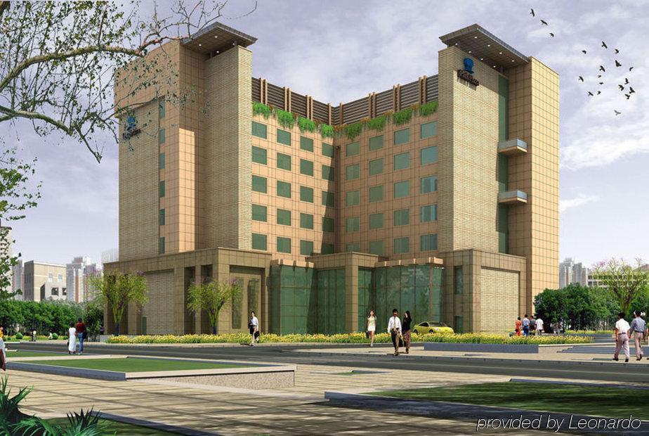 Hotel Radisson Noida Esterno foto
