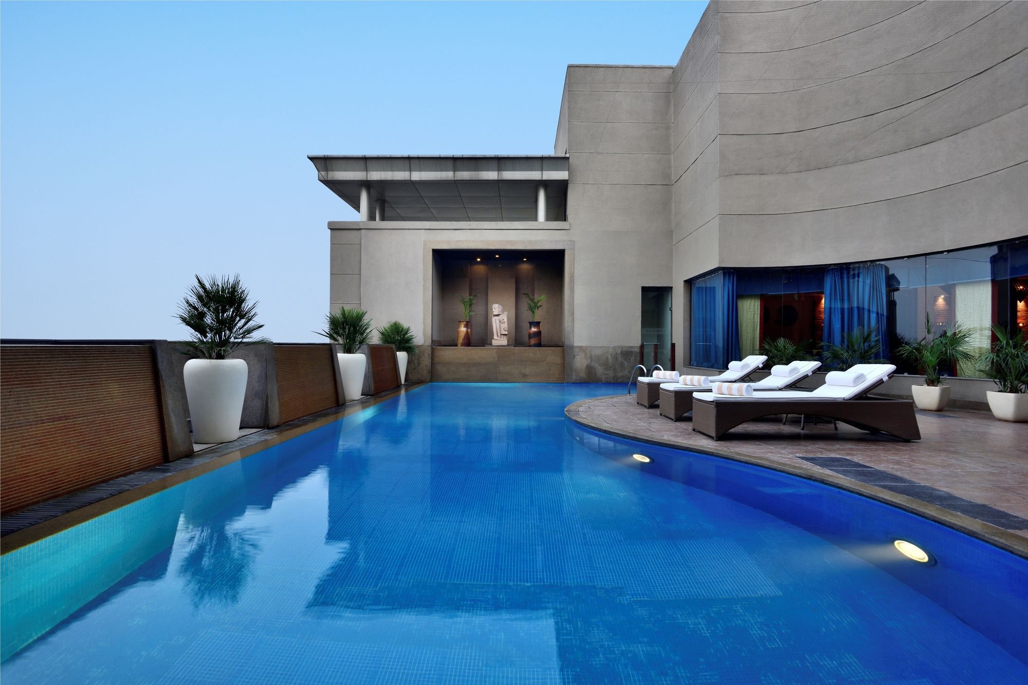 Hotel Radisson Noida Esterno foto