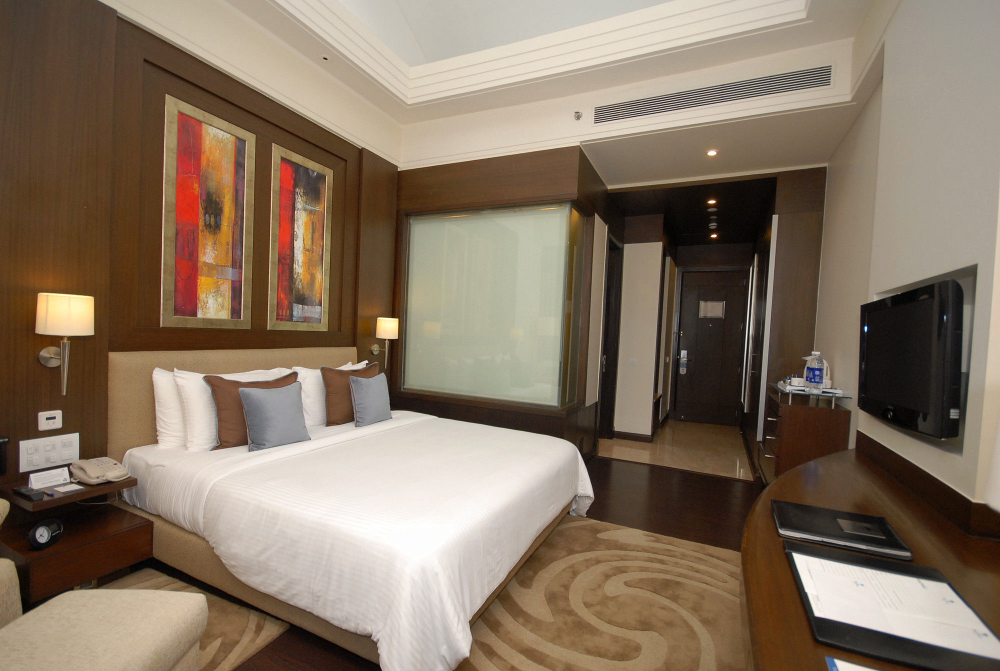 Hotel Radisson Noida Esterno foto