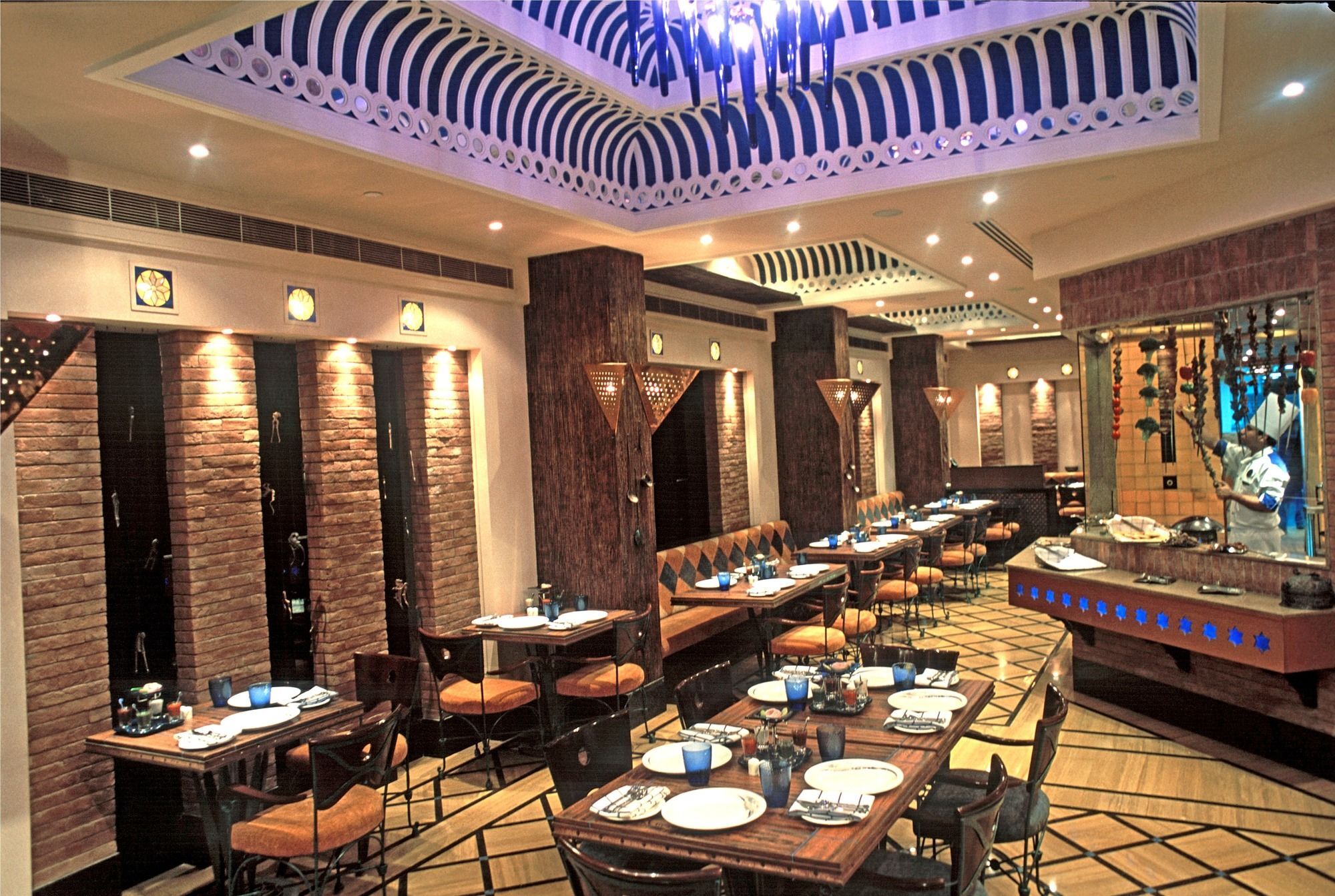 Hotel Radisson Noida Esterno foto