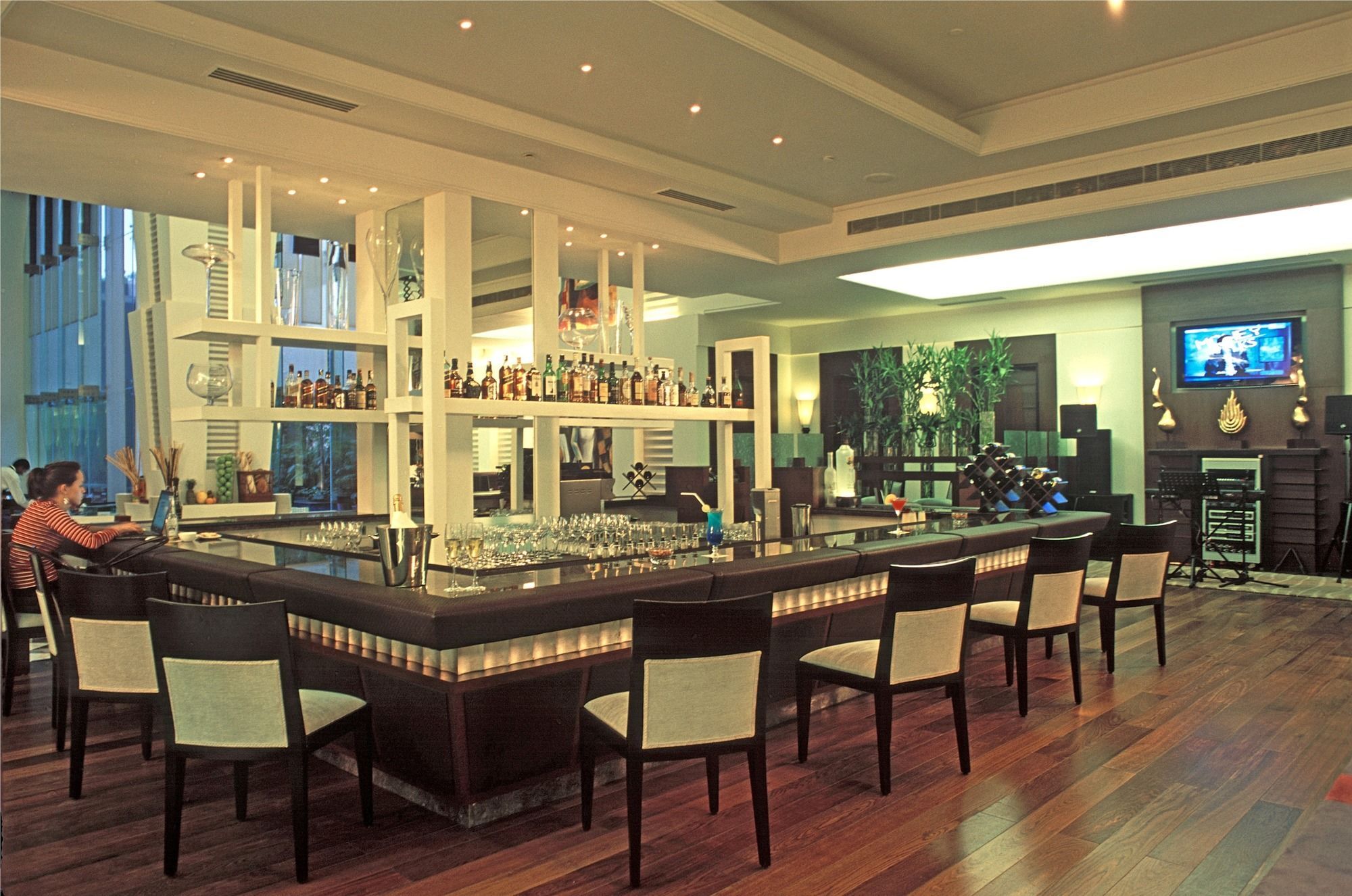 Hotel Radisson Noida Esterno foto